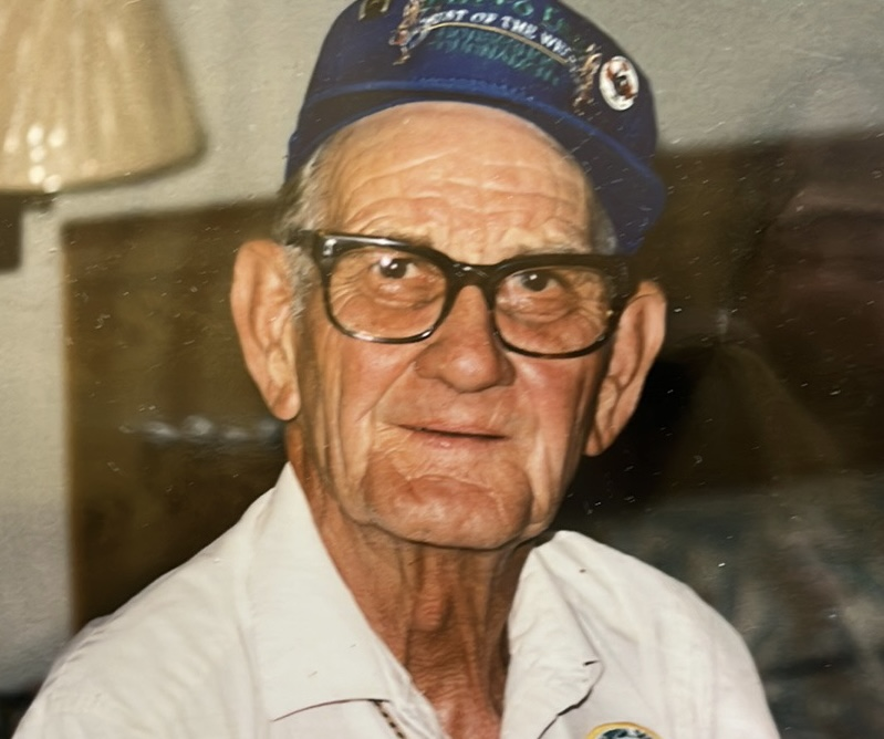 Face picture blue hat and glasses